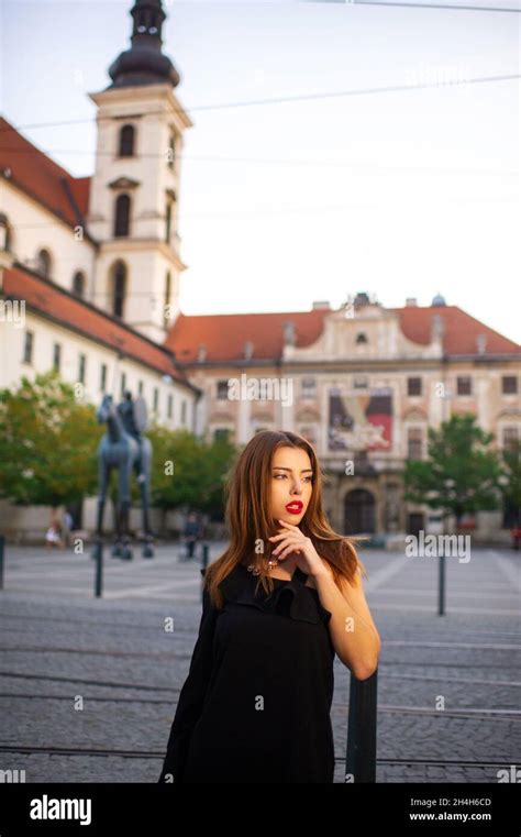 Book Fisting girls Brno